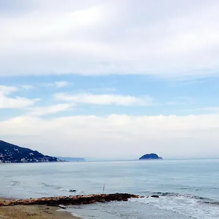 Attico Fronte Mare * ألاسيو