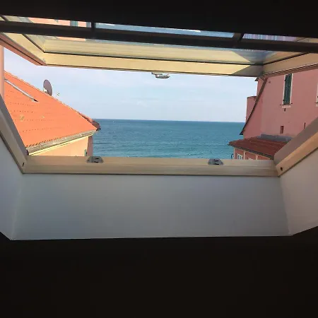 Attico Fronte Mare Appartamento Alassio