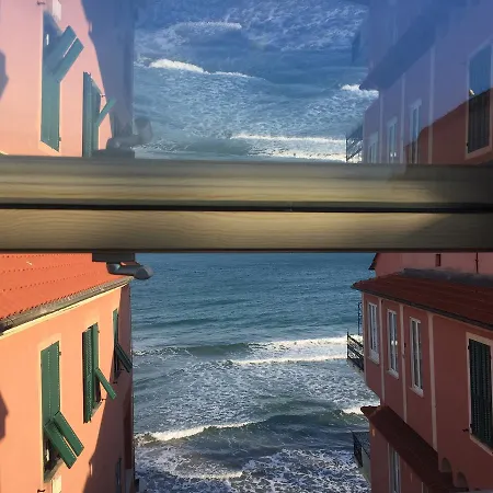 Attico Fronte Mare Apartment *