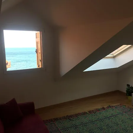 דירה Attico Fronte Mare אלסיו